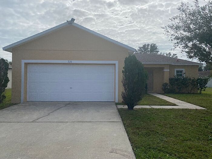 1st image of 221 Banbury Pl