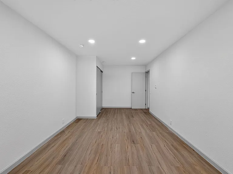 The Clover Apartments — Photo 22
