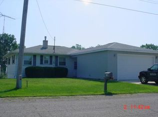 745 Channel Dr, Jackson, MI 49201