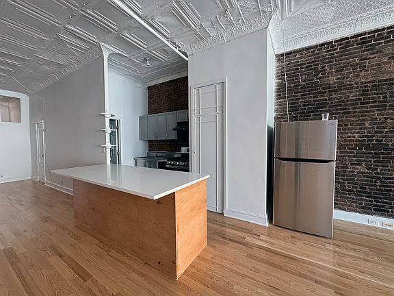 4th image of 283 20th St #1