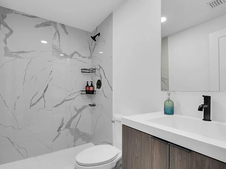 415 NW 13th Ct — Photo 33