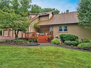 6300 Dogwood Dr, Canadensis, PA 18325