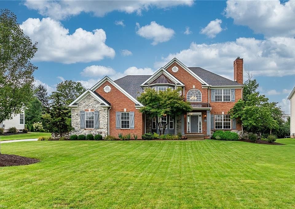 1st image of 7690 Pond Brook Ln