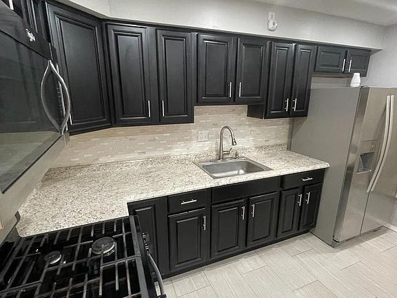 3rd image of 3349 Fairdale Rd