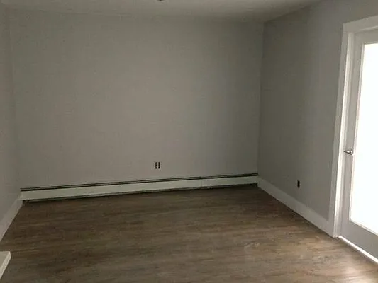 Rented by Premier Metro Realty Corp | media 32