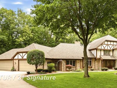 4210 Maple Woods Dr W, Saginaw, MI, 48603