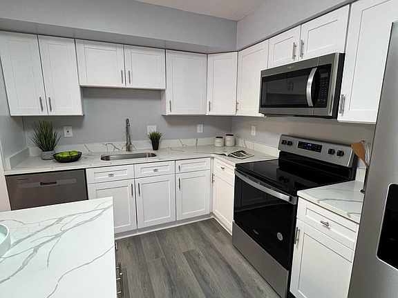 5th image of 19302 Churubusco Ln