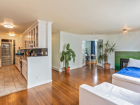5th image of 1042 Nelson St #602