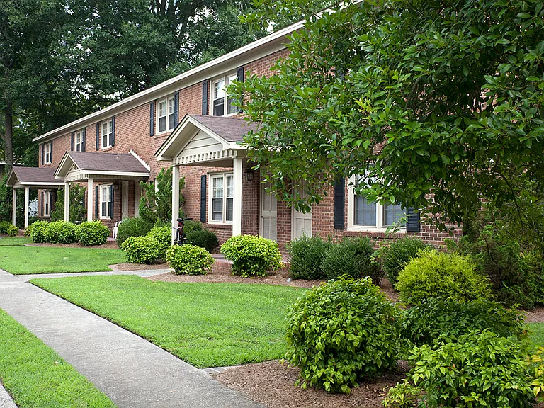 Eastbrook & Village Green Apartments — Photo 3