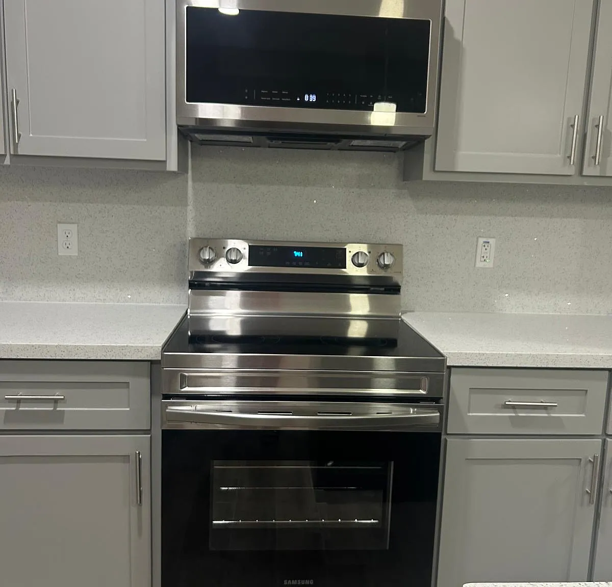 10 bed, 4310 sqft, $1,000 — Photo 3