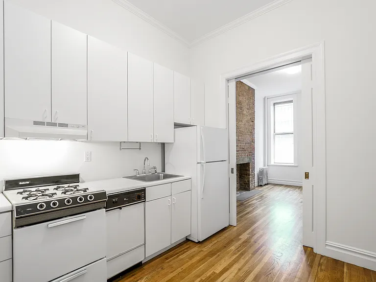 105 Sullivan St #1A — Photo 2