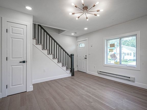 5th image of 21 Harding Ave #21
