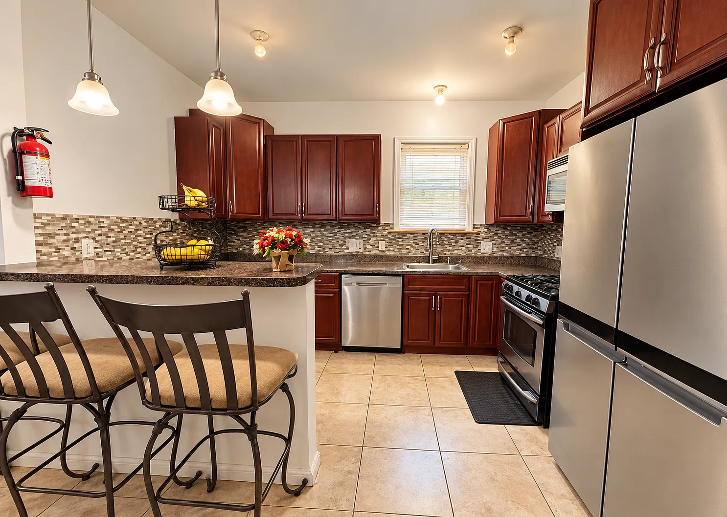 3 bed, $3,000 — Photo 4
