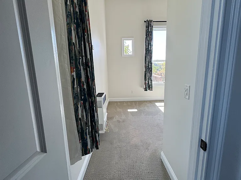 2nd Bedroom - Entrance