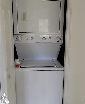 2nd image of 1005 NE 34th Ave Unit 204