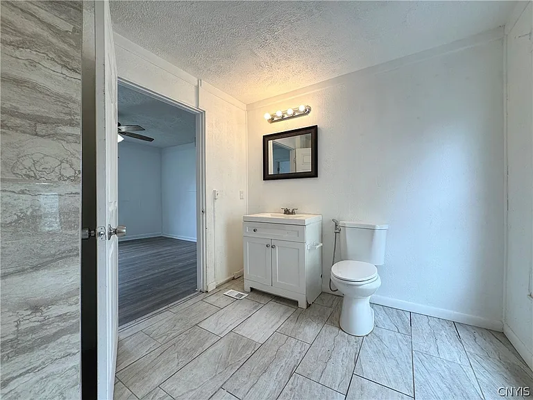 318 W Hoard St — Photo 40