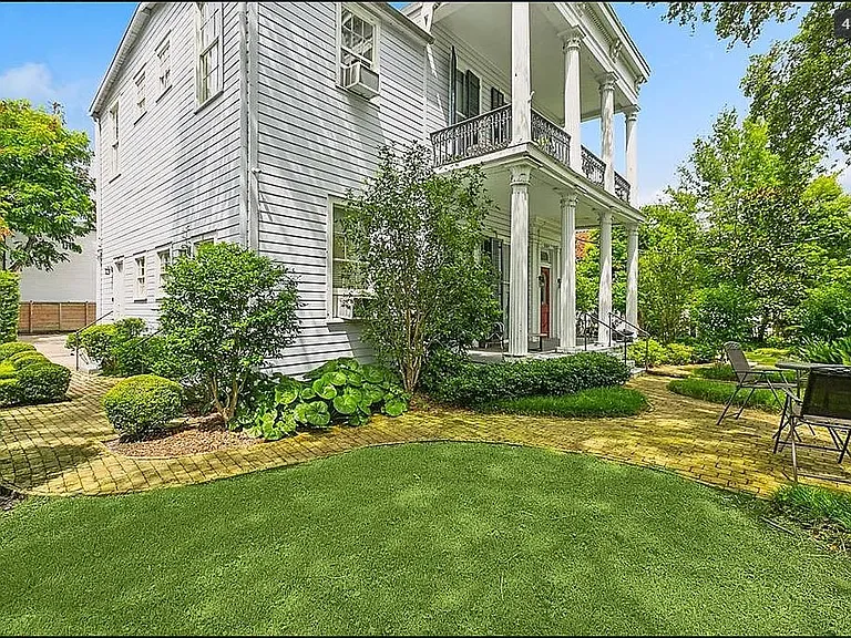 2504 Esplanade Avenue Wharf #101 — Photo 1