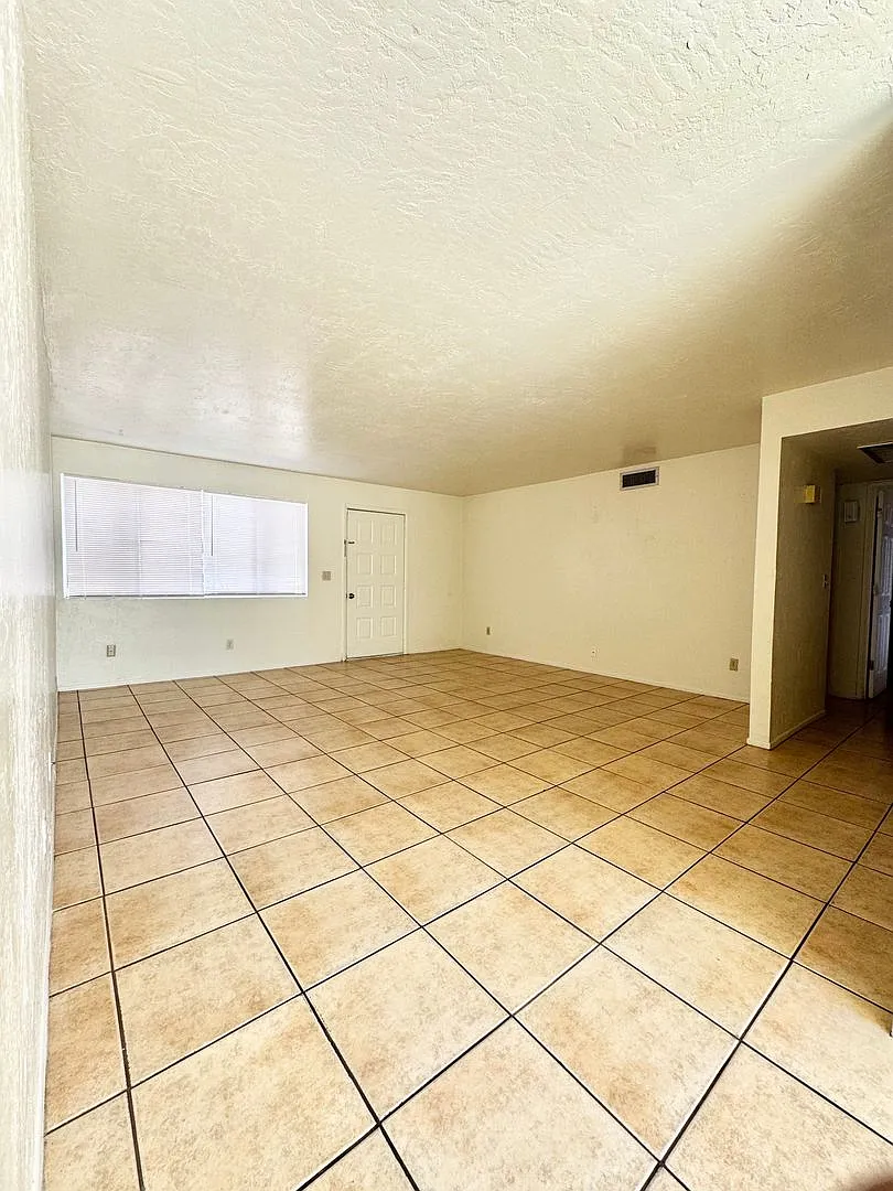 Move in Ready — Photo 3