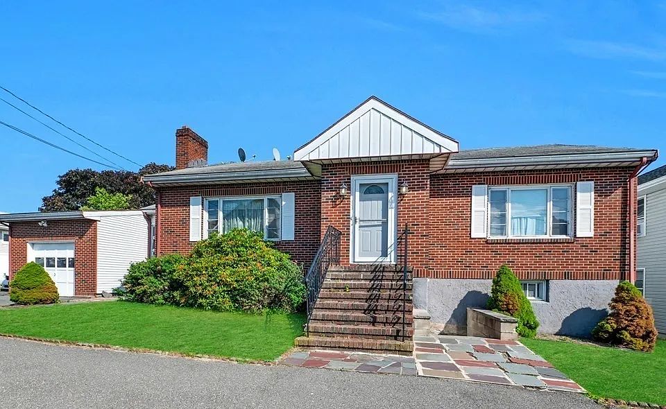1st image of 33 Derby Rd #B