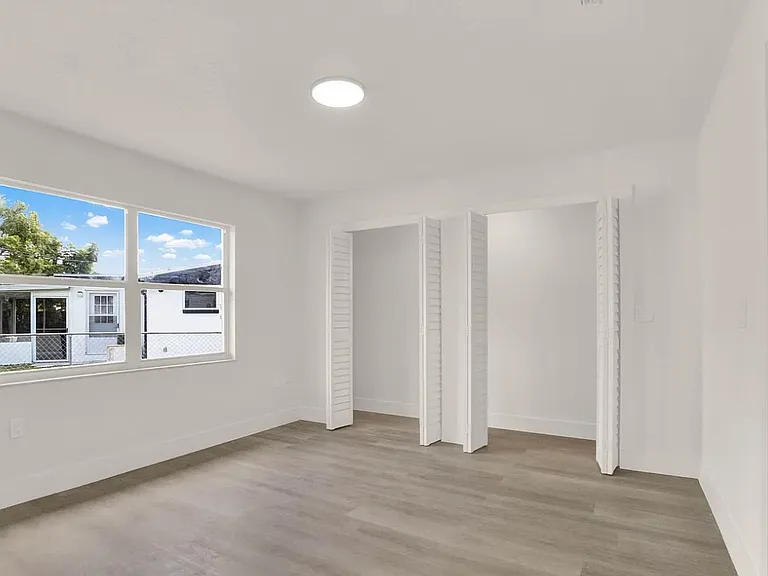 1004 Jersey St — Photo 2
