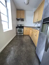 10-12 34th Avenue, #3R