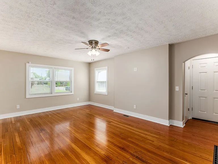 2215 Dresden St — Photo 4