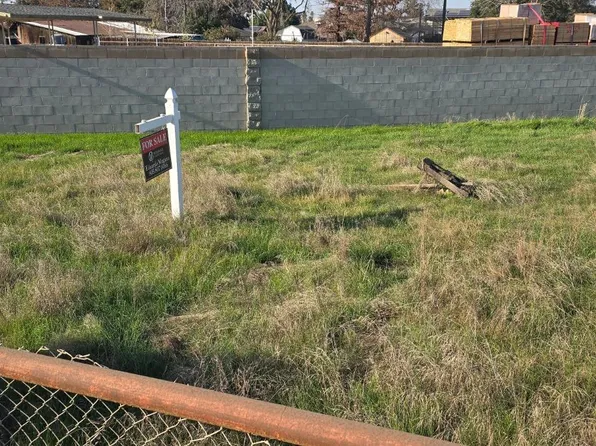 0 N Na, Bakersfield, CA 93308