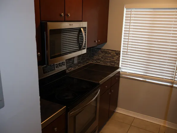 7609 Abbey Ln APT B, Tampa, FL 33617