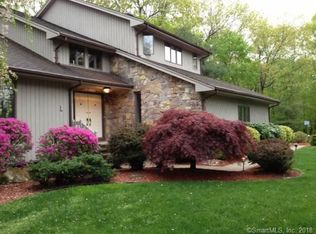 11 Riverside Dr, Cromwell, CT 06416