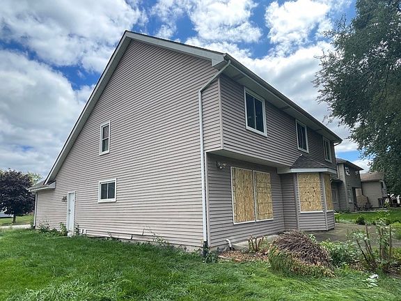 3rd image of 22434 Millard Ave