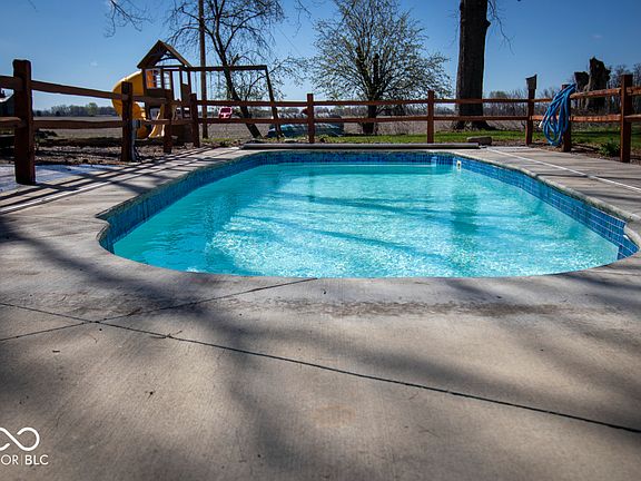 5th image of 10018 N County Road 675 E