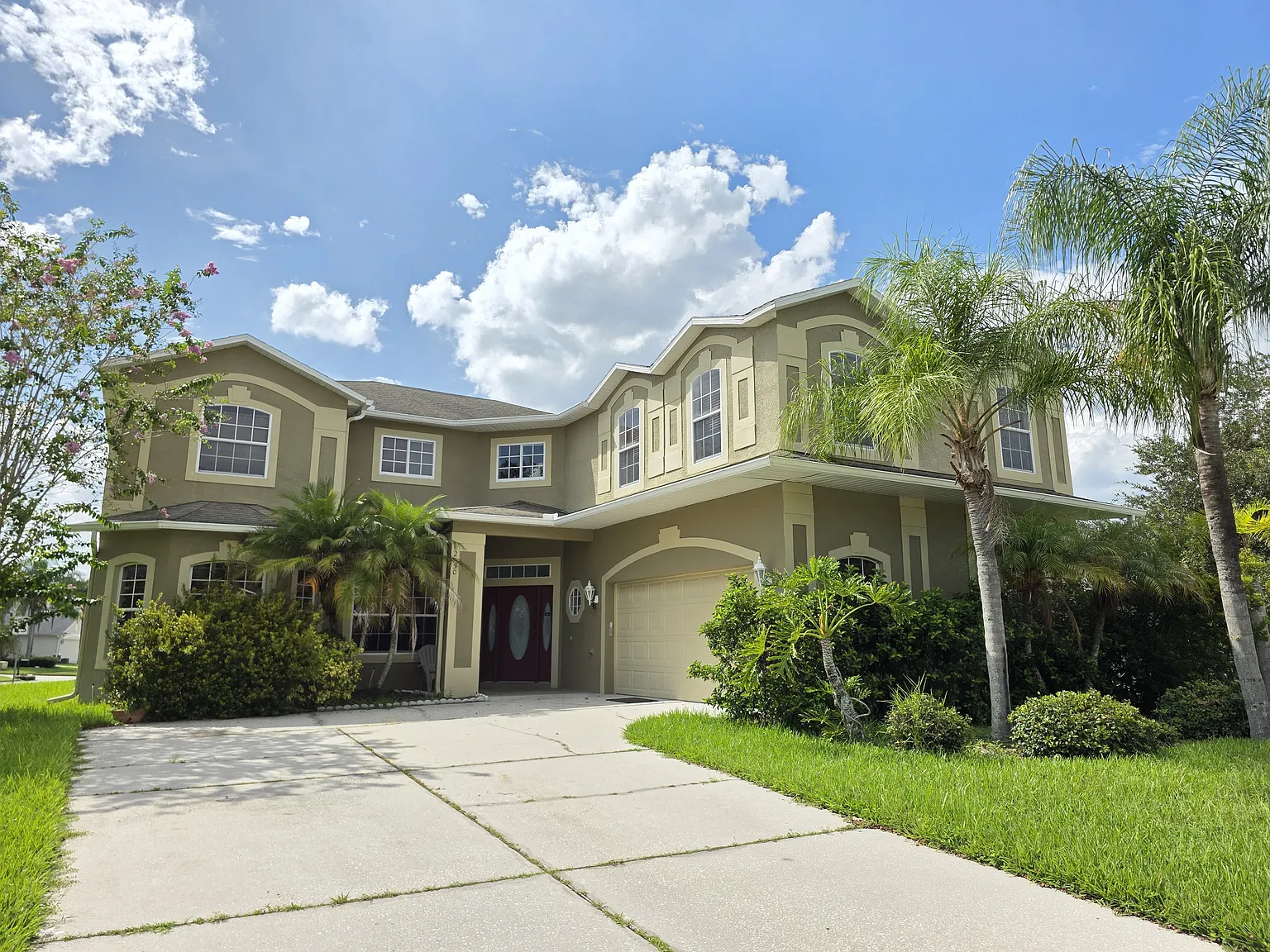 5 bed, 3912 sqft, $3,495 — Photo 1