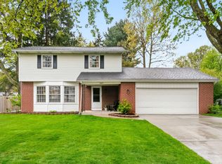 1027 Piccadilly Rd, Kalamazoo, MI 49006
