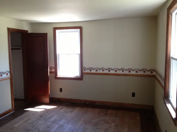 261 Regional Dr, Penns Grove, NJ 08069