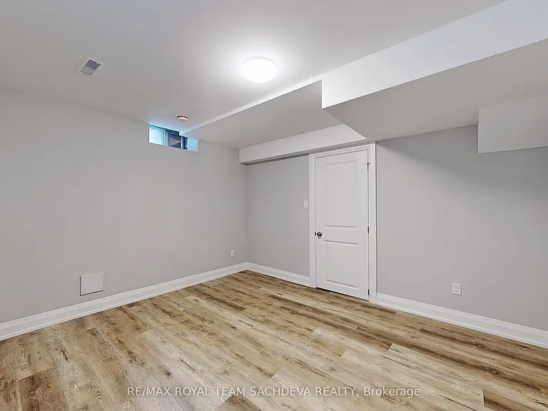 36 Kennett Dr — Photo 14