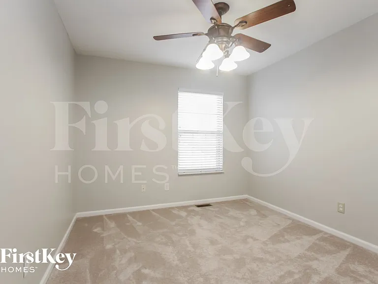 592 Hannah Pl — Photo 10