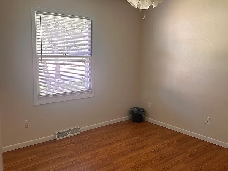 1305 W Benton St — Photo 15