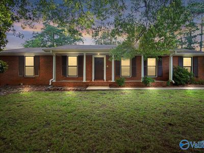 210 Spring Valley Ct SW, Huntsville, AL, 35802