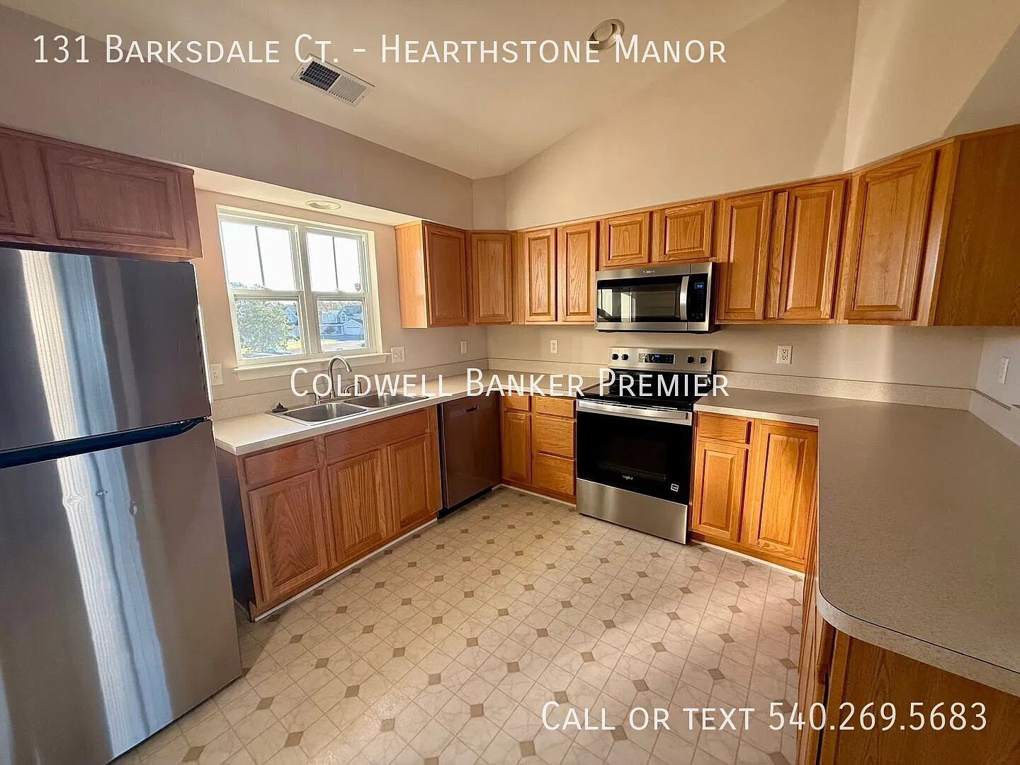 Spacious villa living with low-maintenance convenience in sought-after Hearthstone Manor! — Photo 4