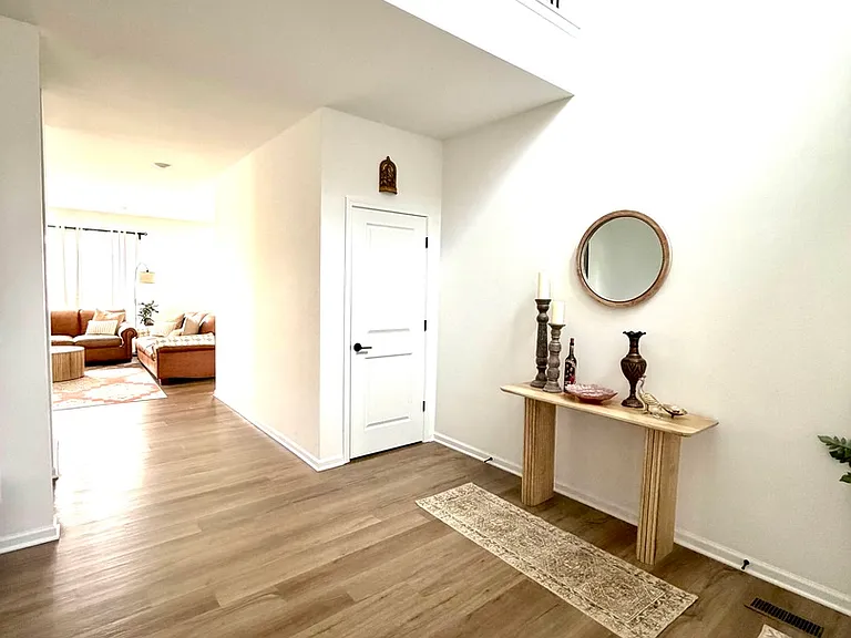15210 S Emerson St — Photo 3