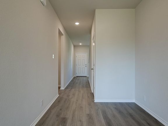 Hennersby Hollow - Placid Interior Image 2