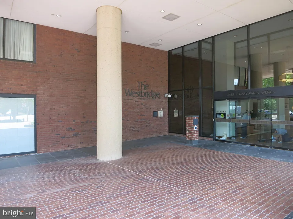 2555 Pennsylvania Ave NW #519