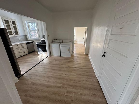 3rd image of 612 E Church St #4