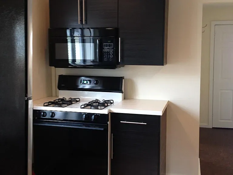806 E Broadway #2 — Photo 6