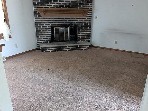 5th image of 1530 Meadowlark Dr