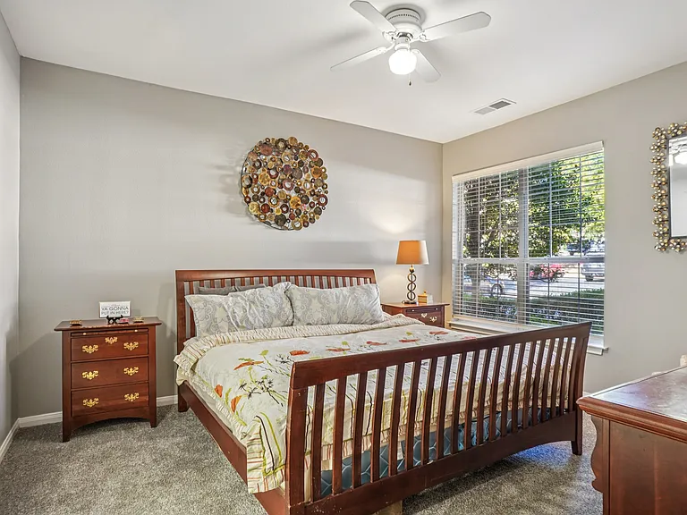 Bridford Lake Apartments — Photo 18