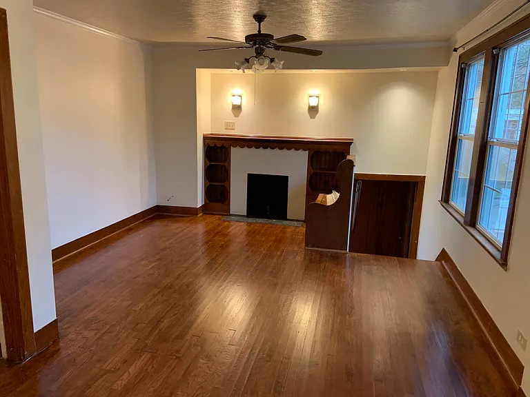 3325 Alexander Ave #2 — Photo 2