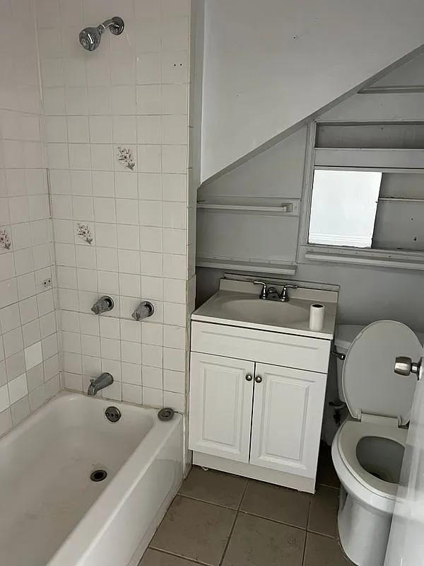 2 bed, 1.0 bath, 580 sqft, $1,900 — Photo 3