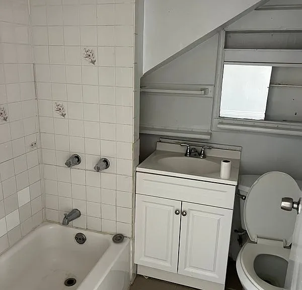 552 River St #3 — Photo 3