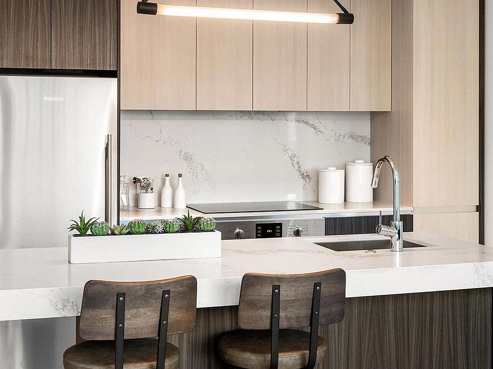 2nd image of 58 Pier 4 Blvd #1525
